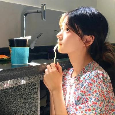 阳台前的夏天